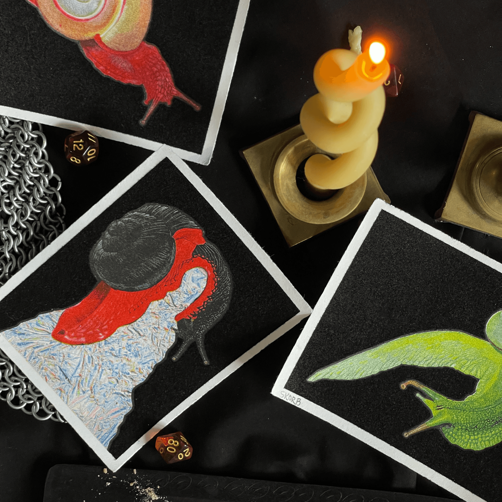 tk　HELLOS Snail 3rd ロット Blackカラー SNAIL TRIPTYCH - Special Edition Flocked Risographs by Skorb